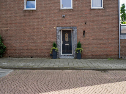 Hoogstraat 82