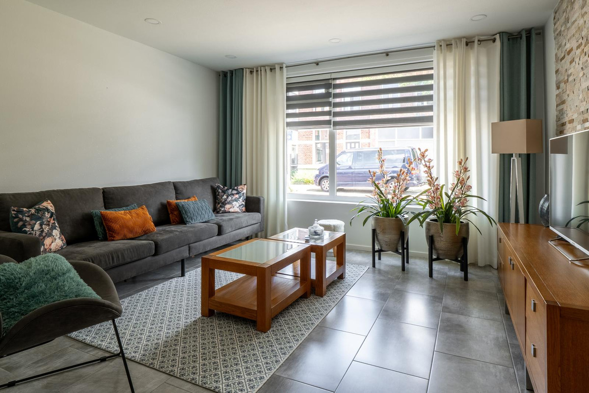 Twee-onder-één-kap te koop: Hoogstraat 82, Enschede