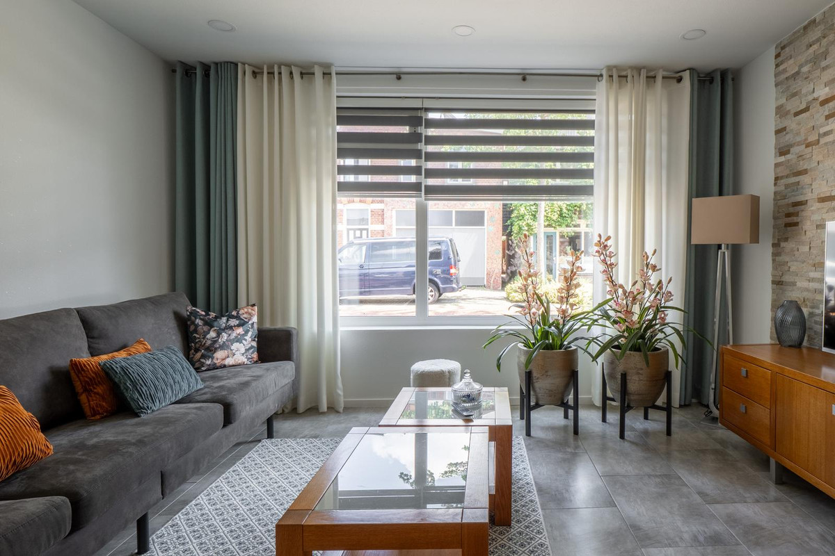 Twee-onder-één-kap te koop: Hoogstraat 82, Enschede