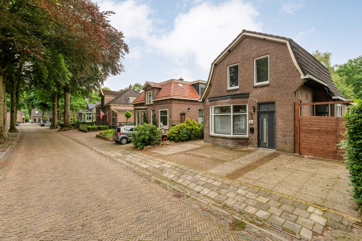 Vrijstaande woning te koop: Stationsstraat 10, Dalen