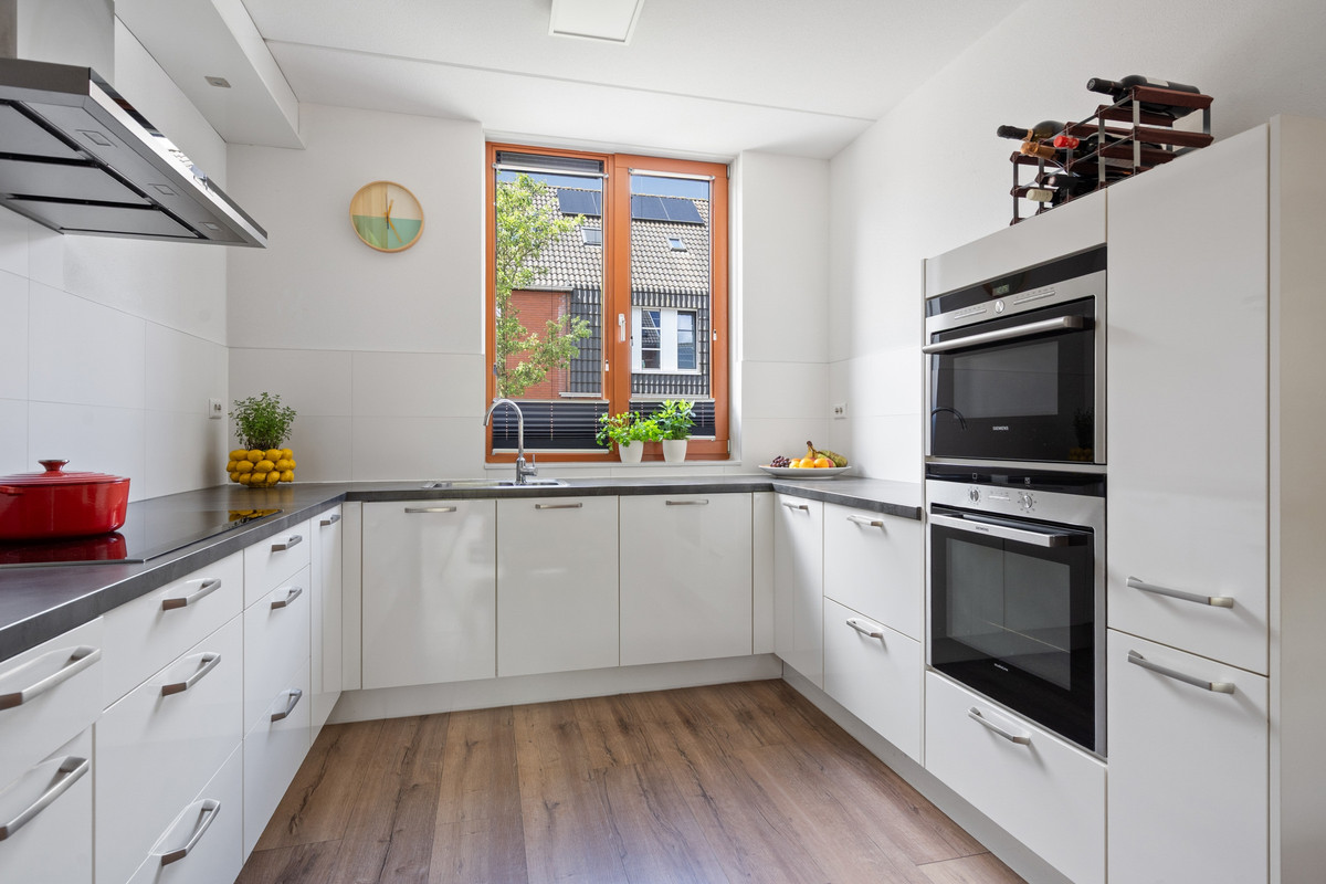 Tussenwoning te koop: Kerrieweg 37, Utrecht