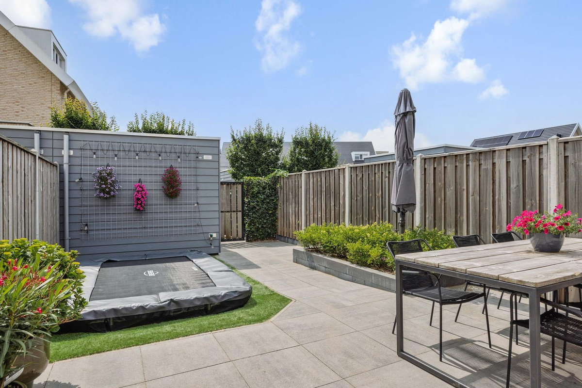 Tussenwoning te koop: Zustershof 7, Oss