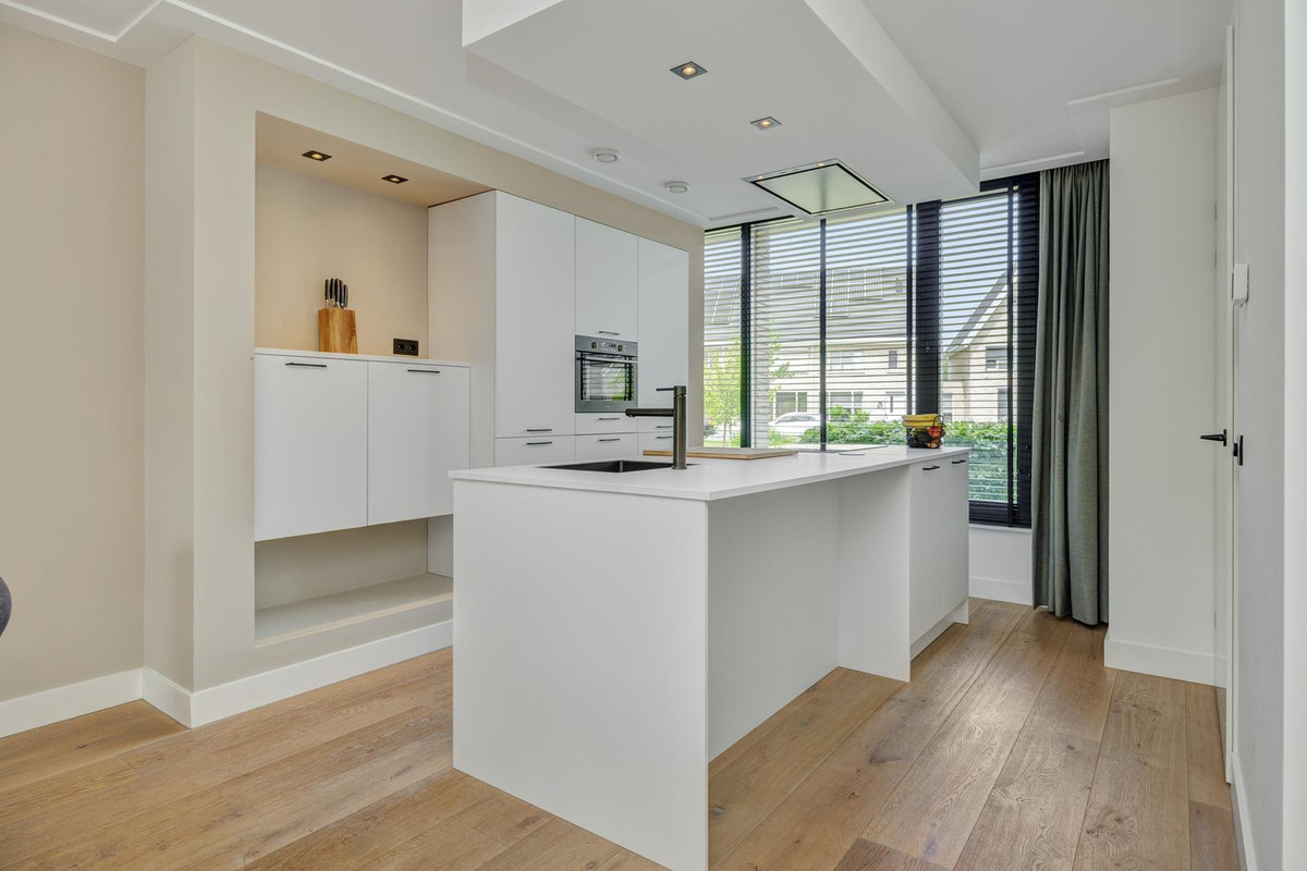 Tussenwoning te koop: Zustershof 7, Oss