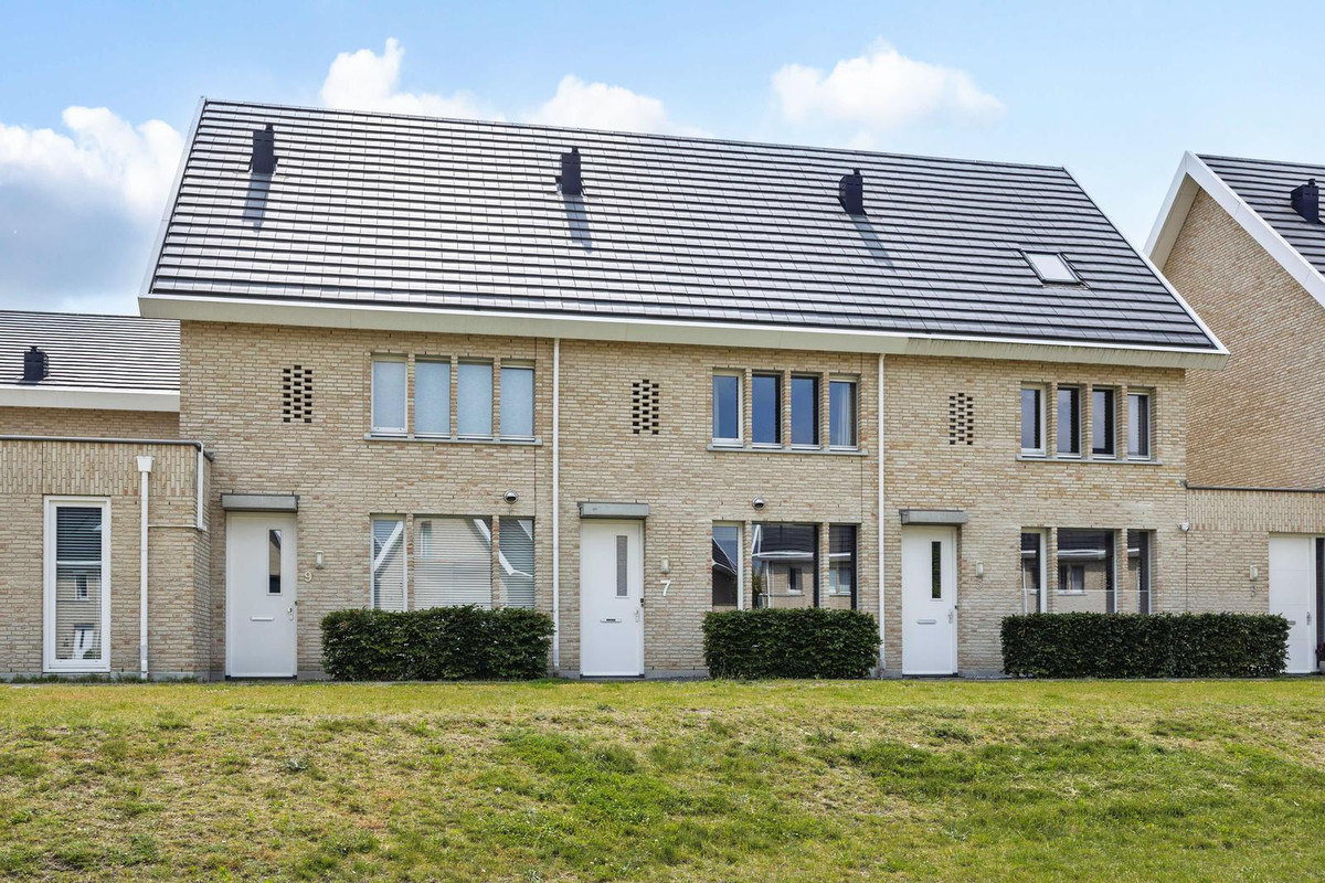 Tussenwoning te koop: Zustershof 7, Oss