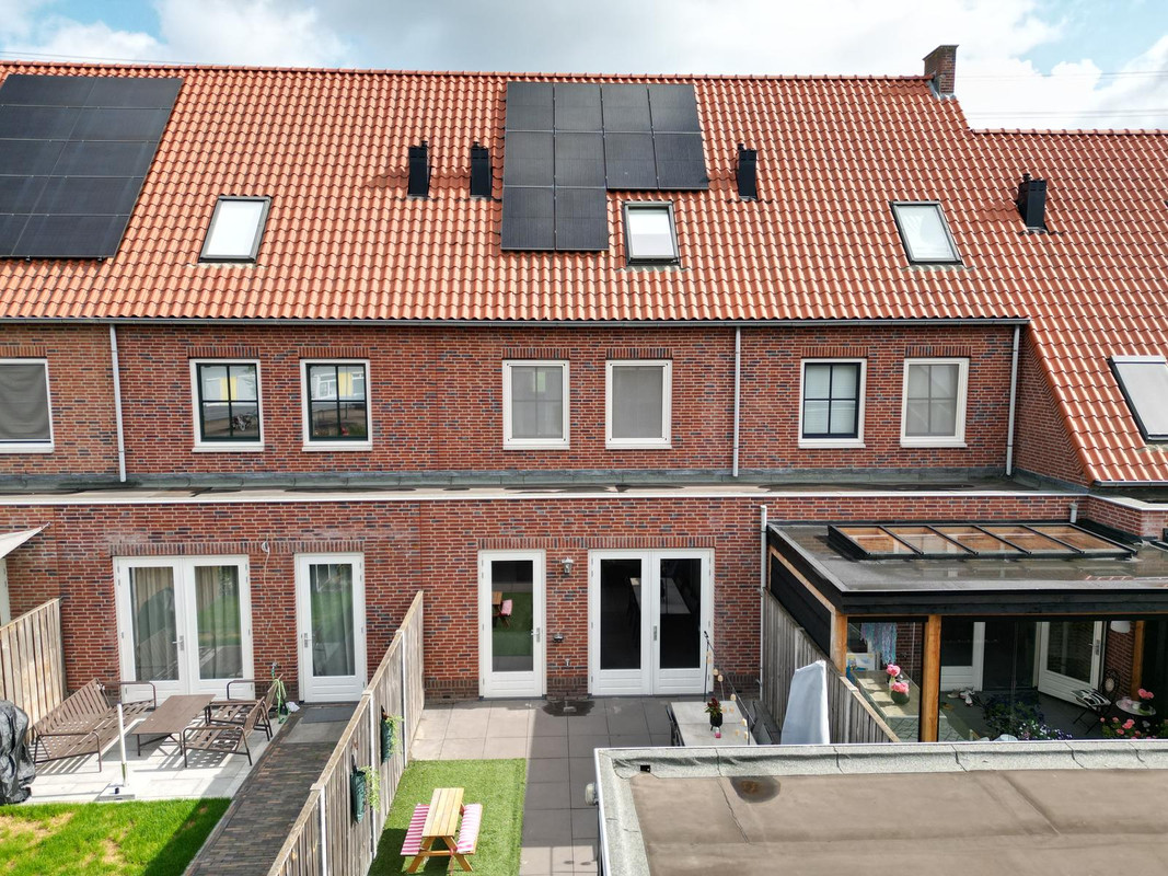 Tussenwoning te koop: Schrijvershoeve 8, Helmond