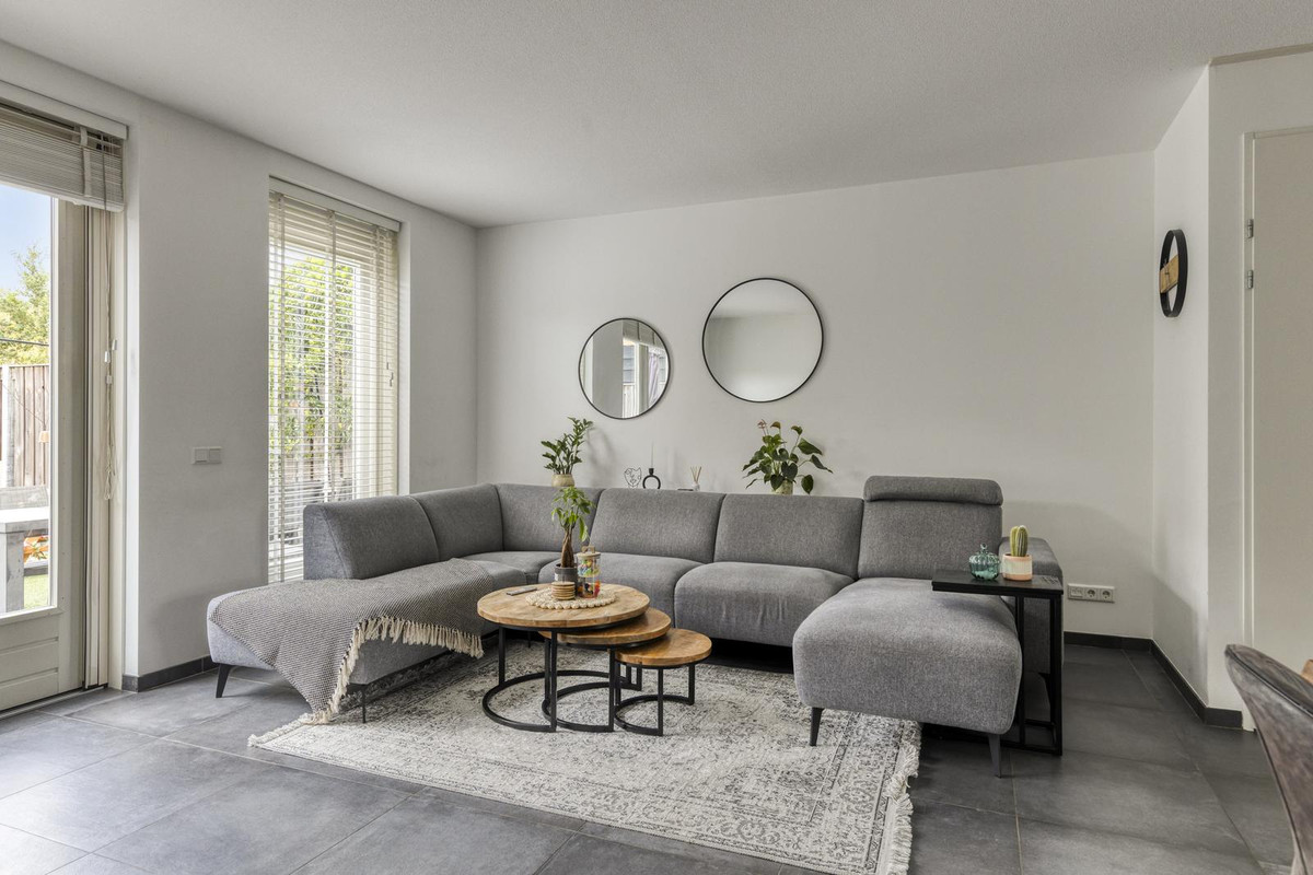 Tussenwoning te koop: Schrijvershoeve 8, Helmond