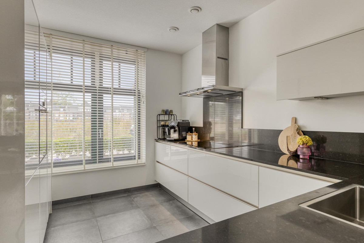 Tussenwoning te koop: Schrijvershoeve 8, Helmond