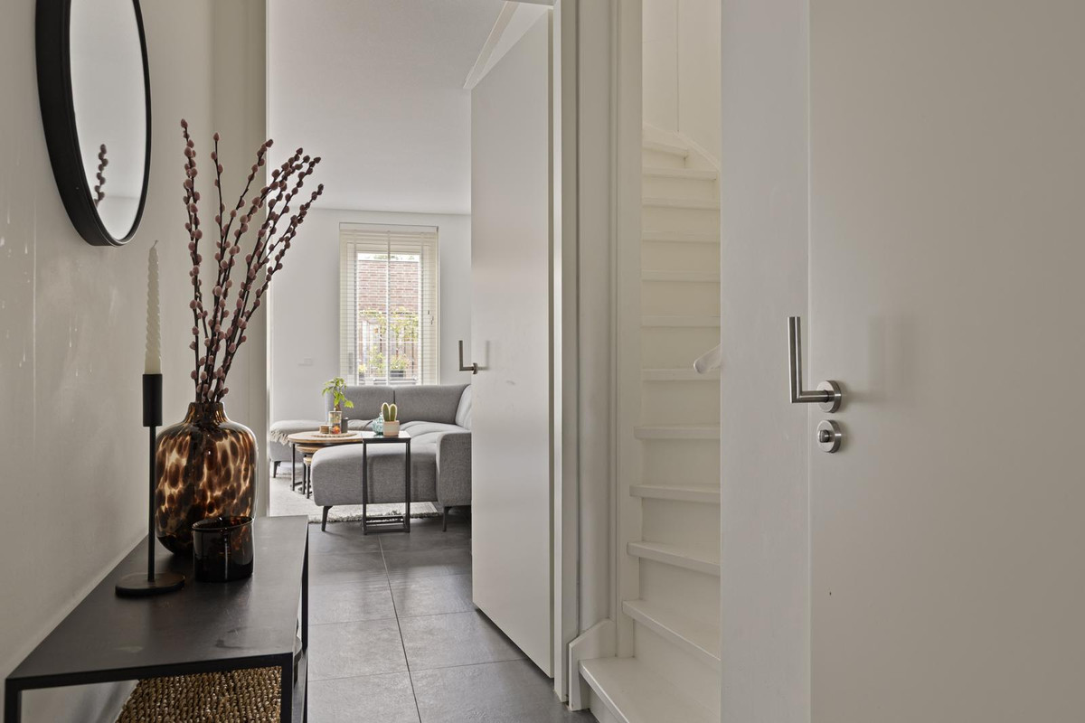 Tussenwoning te koop: Schrijvershoeve 8, Helmond