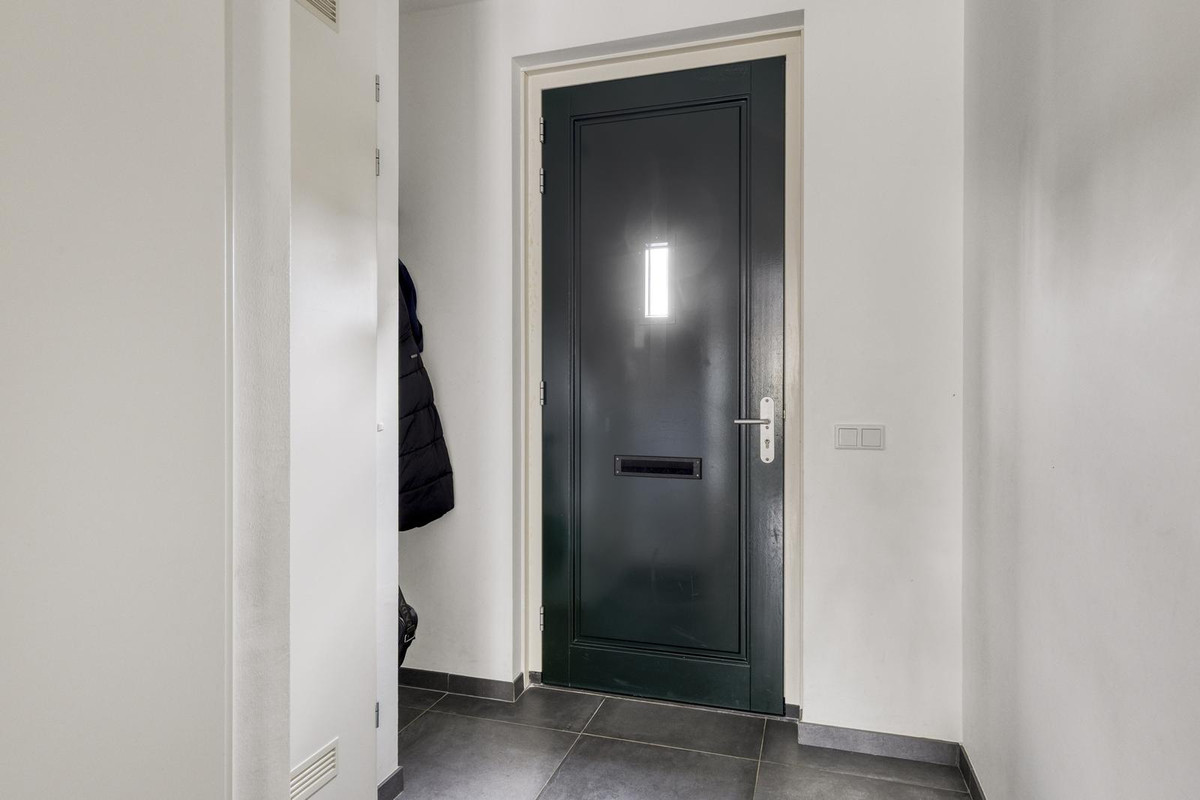 Tussenwoning te koop: Schrijvershoeve 8, Helmond