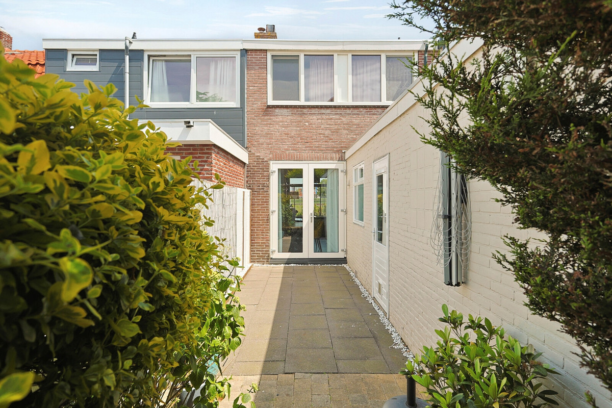 Tussenwoning te koop: Brakkeveldweg 44, Den Helder