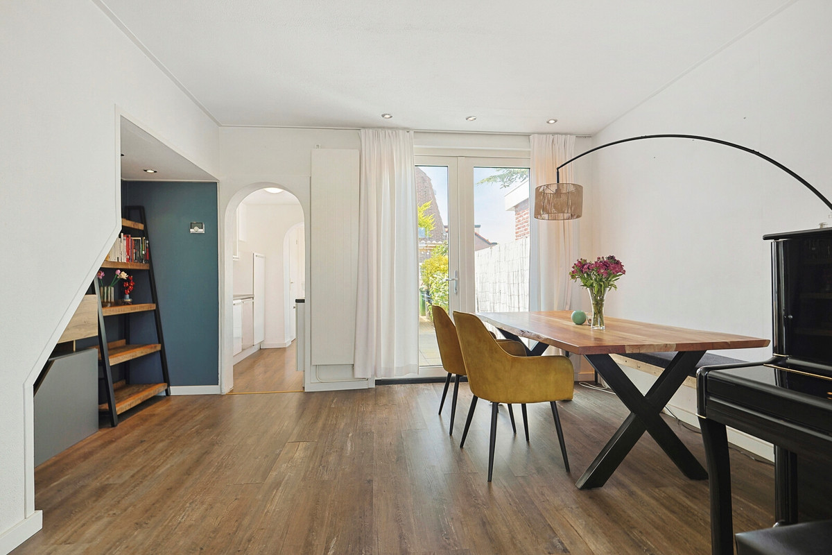 Tussenwoning te koop: Brakkeveldweg 44, Den Helder