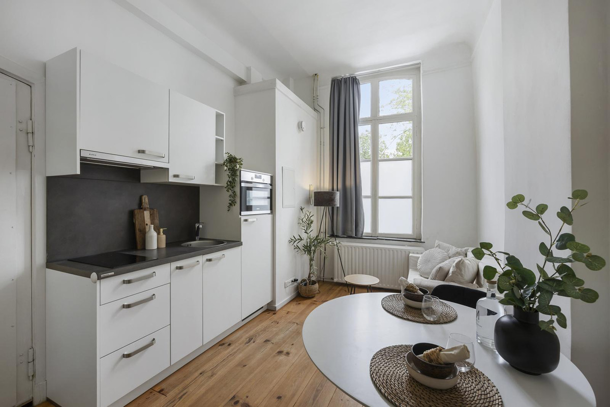 Studio te koop: van Hasseltkade 13A01, Maastricht