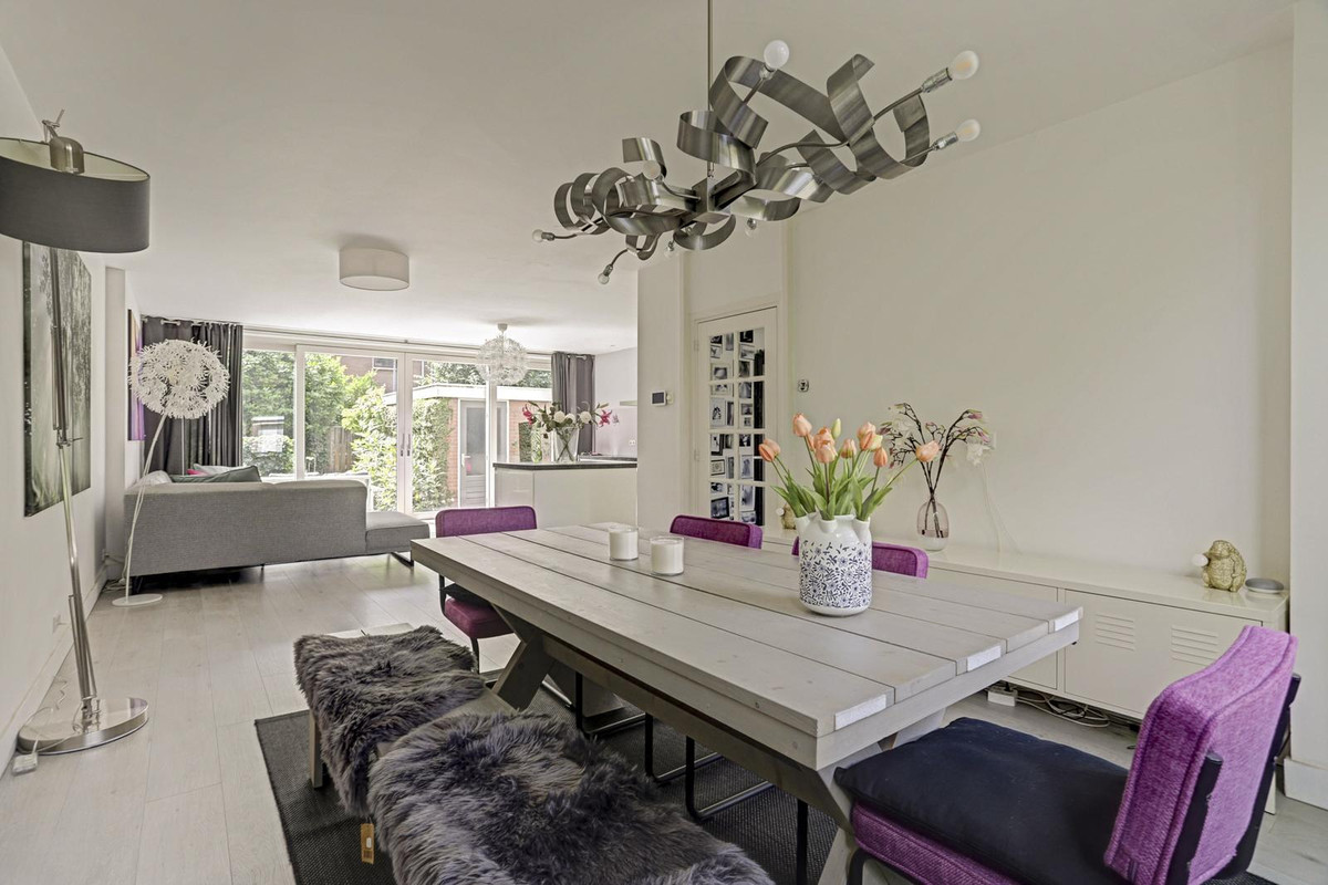 Tussenwoning te koop: Van der Helmstraat 421, Rotterdam