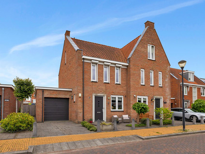 Zoom 8