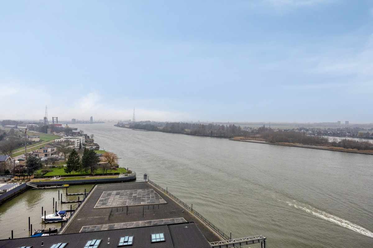Appartement te koop: Drierivierenlaan 93, Ridderkerk