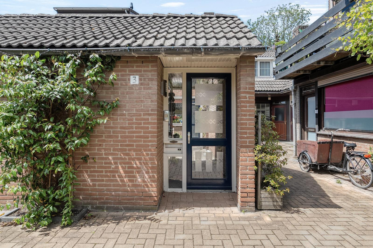 Tussenwoning te koop: De Kastanje 3, Rhoon