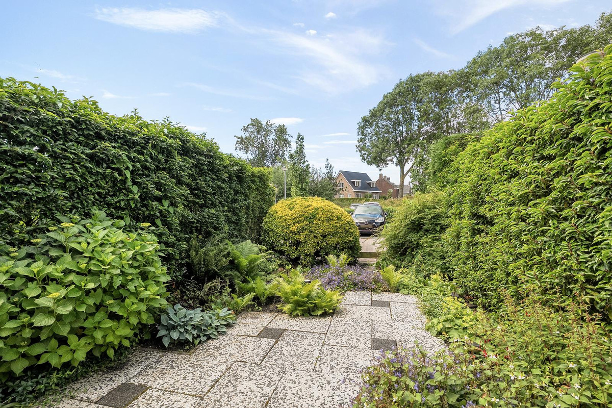 Tussenwoning te koop: De Kastanje 3, Rhoon