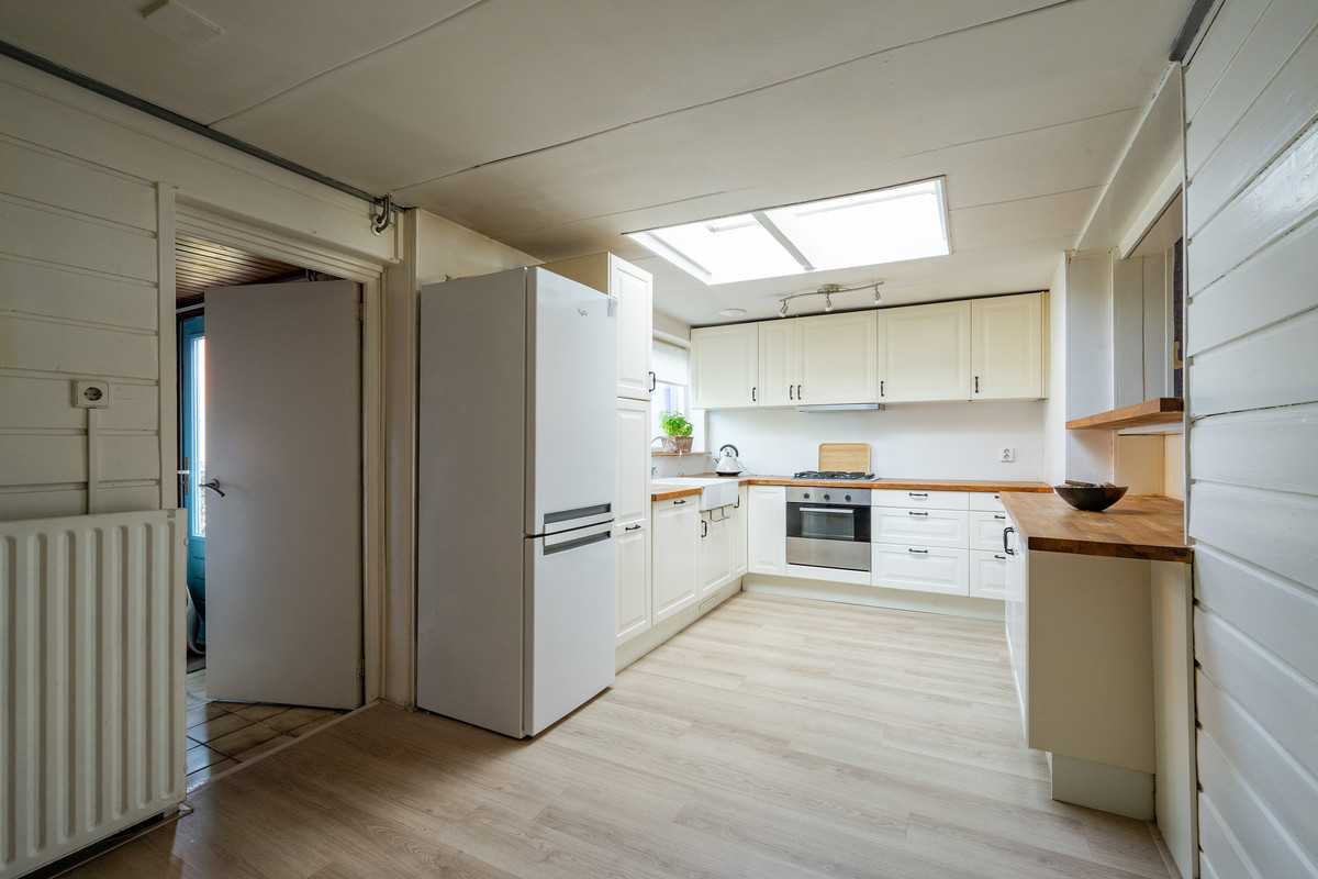 Tussenwoning te koop: Julianastraat 7, Leerdam