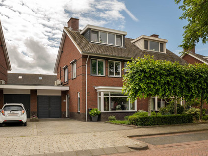 in d' Hoef 60