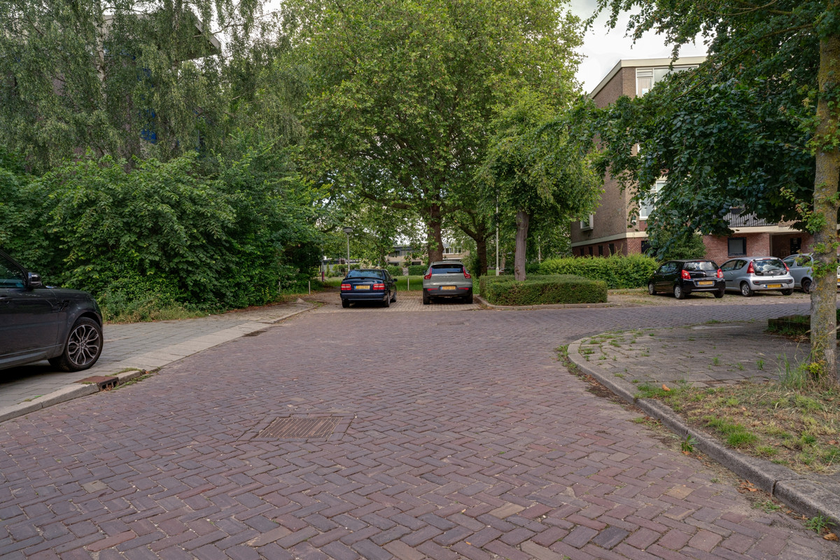 Tussenwoning te koop: Singravenlaan 3, Arnhem
