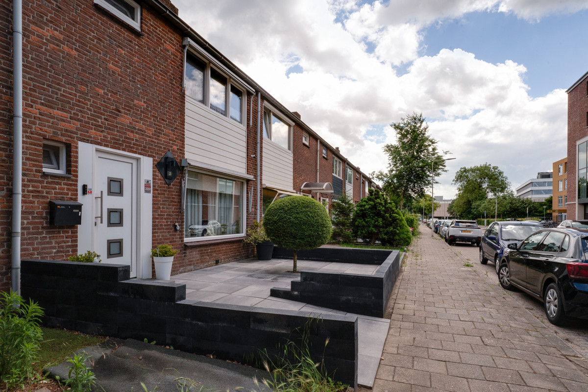 Tussenwoning te koop: Singravenlaan 3, Arnhem