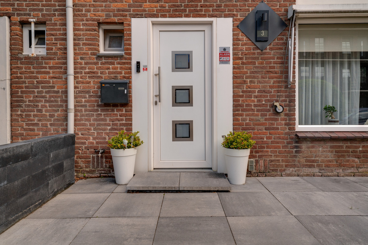 Tussenwoning te koop: Singravenlaan 3, Arnhem