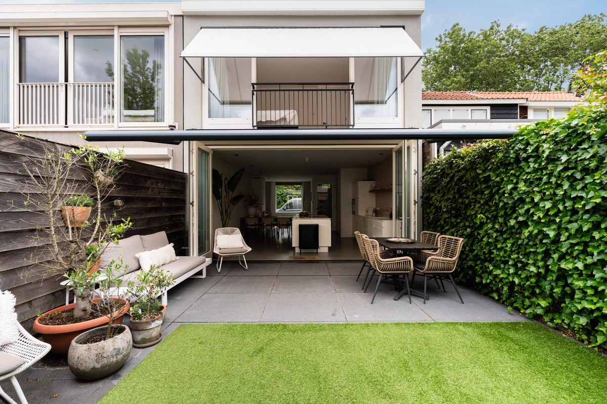 Tussenwoning te koop: Voorhout 123, Rotterdam