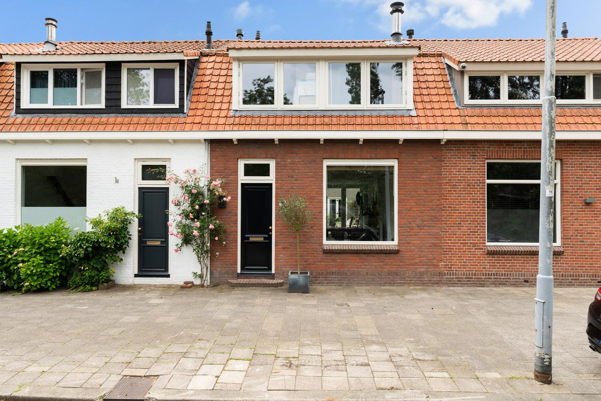 Tussenwoning te koop: Voorhout 123, Rotterdam