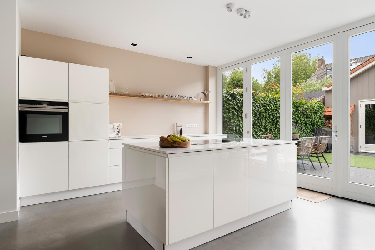Tussenwoning te koop: Voorhout 123, Rotterdam