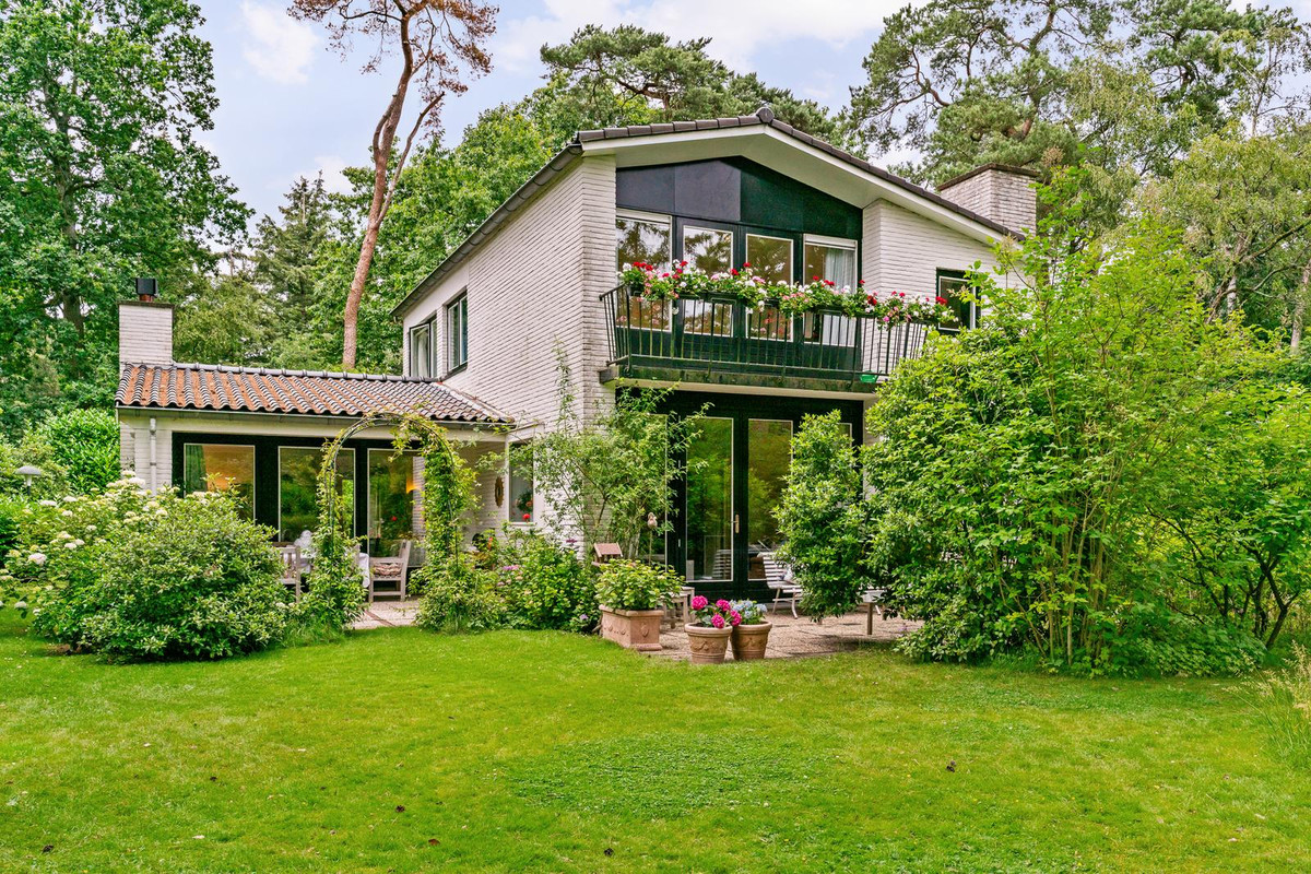 Vrijstaande woning te koop: Vermeerplein 25, Bilthoven