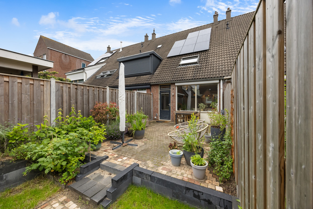 Tussenwoning te koop: Pieter De Hooghstraat 122, Ede