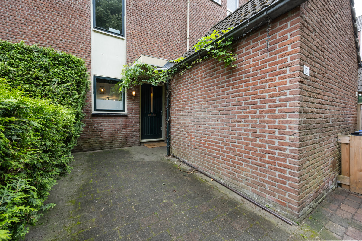 Tussenwoning te koop: Pieter De Hooghstraat 122, Ede