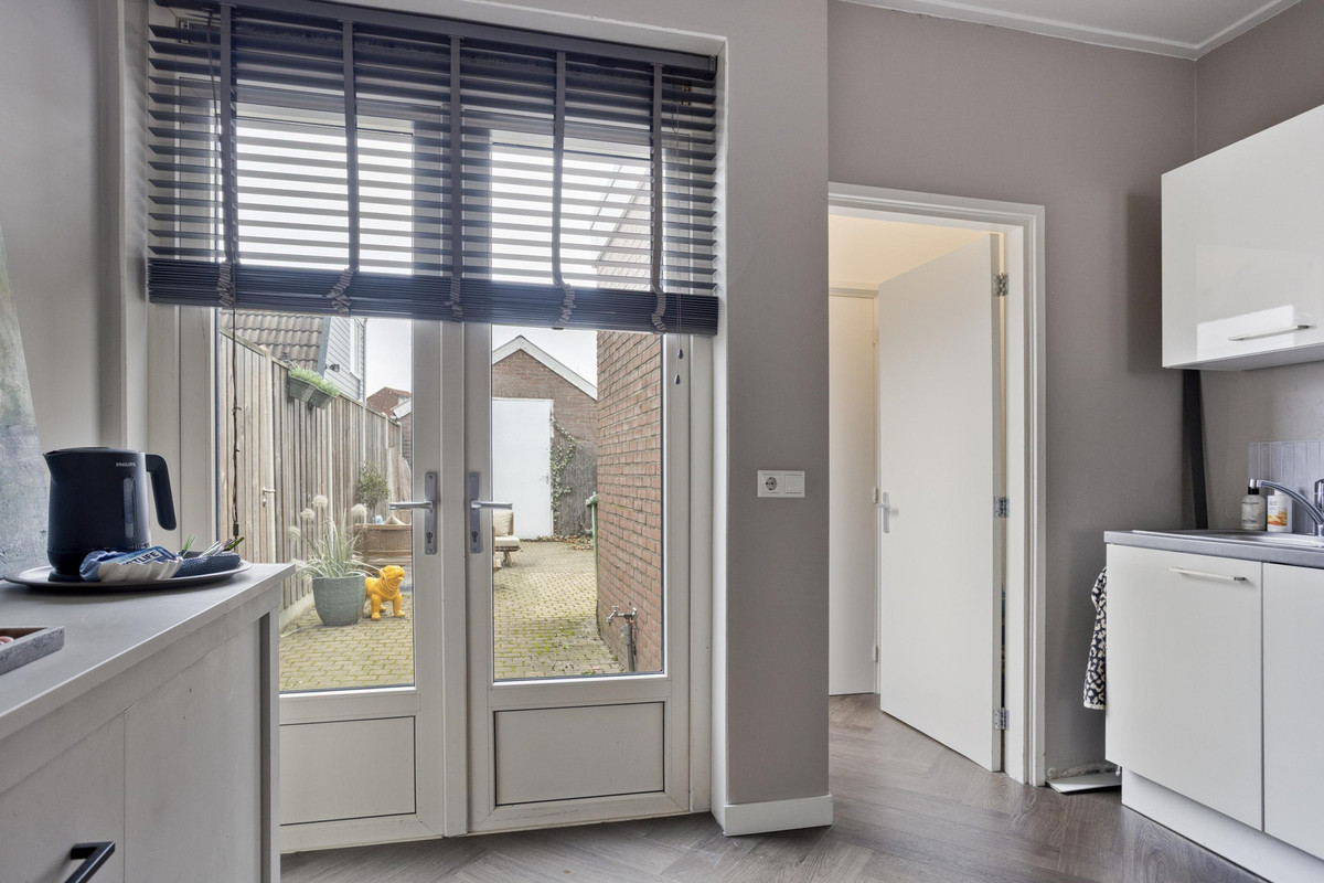 Twee-onder-één-kap te koop: Johan Wijnoltsstraat 158, Enschede