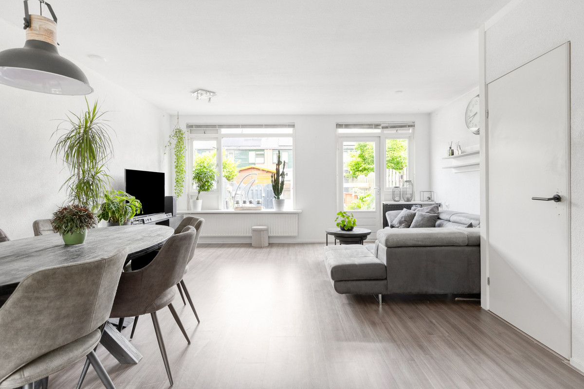 Tussenwoning te koop: Hellenburg 18, Dordrecht