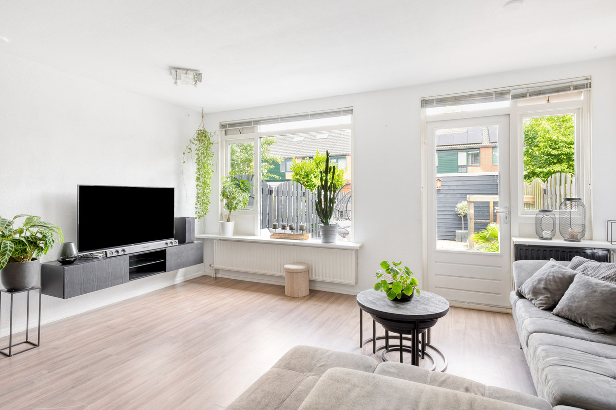 Tussenwoning te koop: Hellenburg 18, Dordrecht