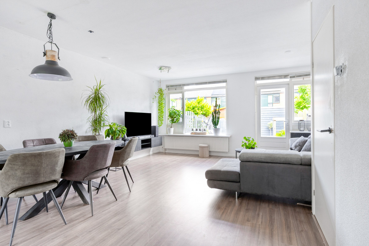 Tussenwoning te koop: Hellenburg 18, Dordrecht