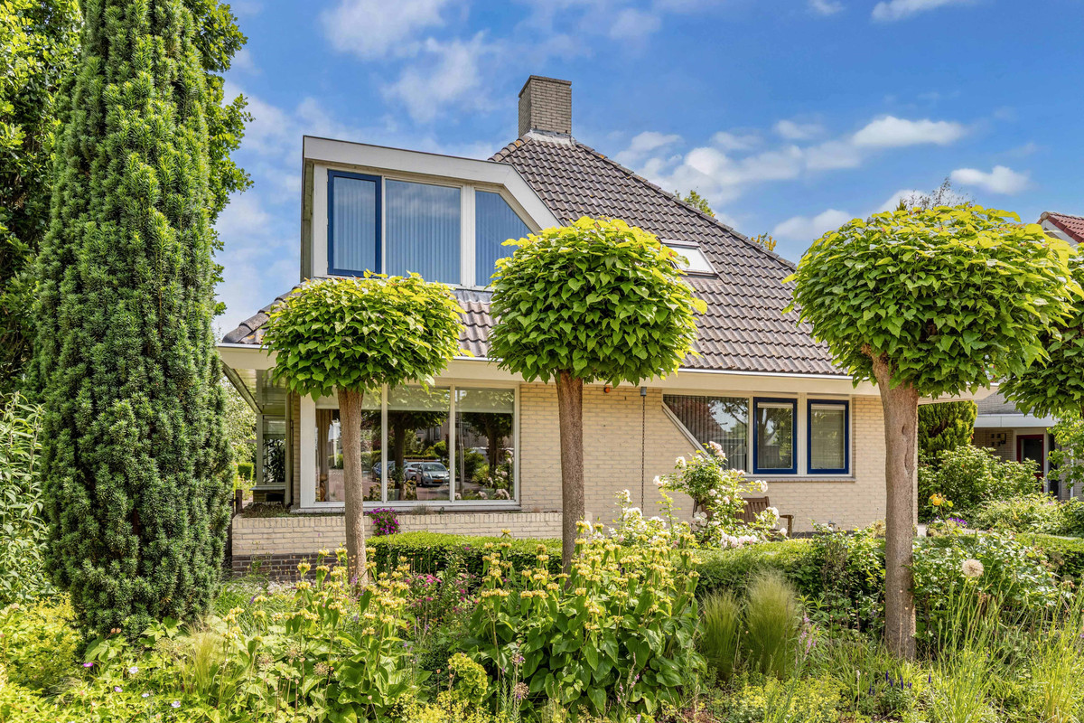 Vrijstaande woning te koop: Opsterland 1, Emmeloord