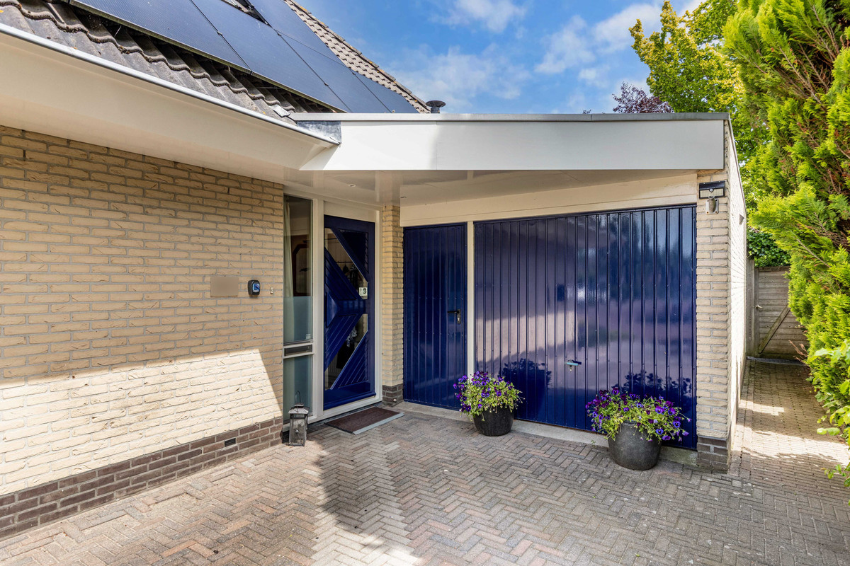 Vrijstaande woning te koop: Opsterland 1, Emmeloord