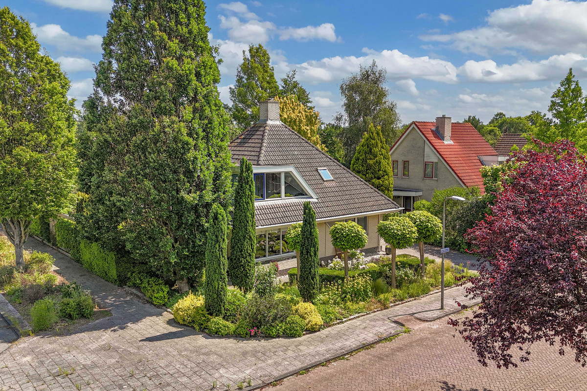 Vrijstaande woning te koop: Opsterland 1, Emmeloord