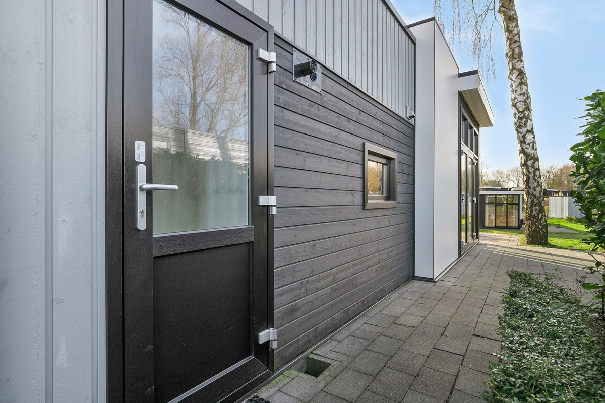 Vrijstaande woning te koop: Zuiderweg 2-94A, Halfweg