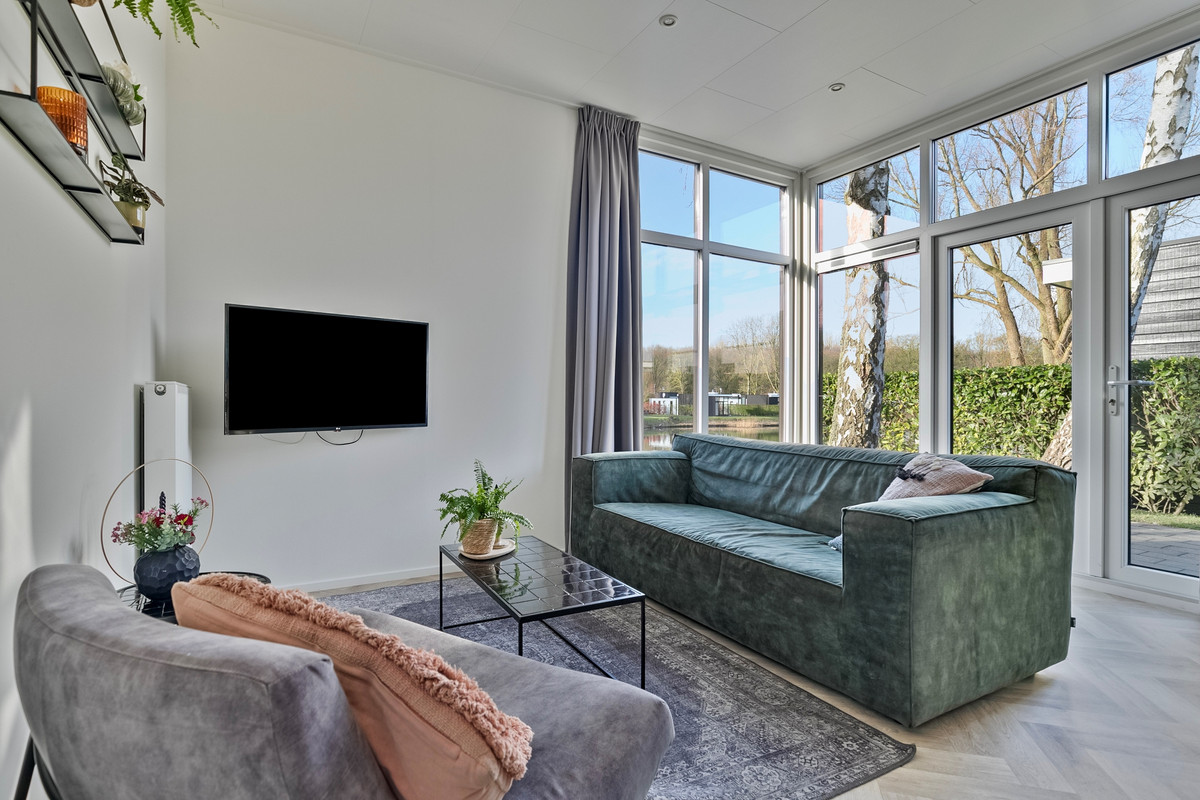 Vrijstaande woning te koop: Zuiderweg 2-94A, Halfweg