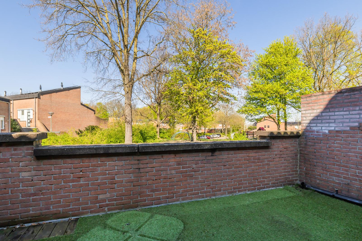 Tussenwoning te koop: Op Gen Hoes 52, Brunssum