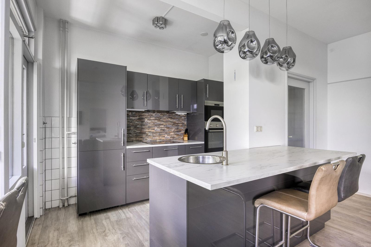 Appartement te koop: Adriaen van der Doeslaan 243, Rotterdam