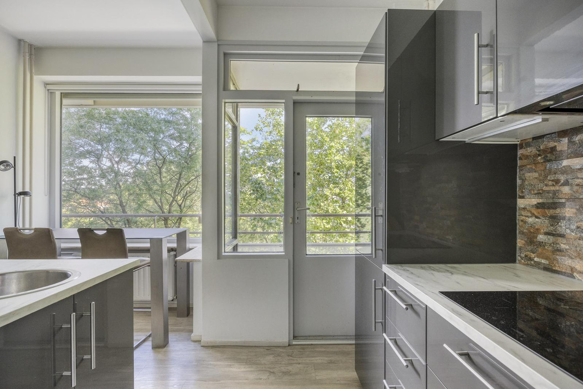 Appartement te koop: Adriaen van der Doeslaan 243, Rotterdam