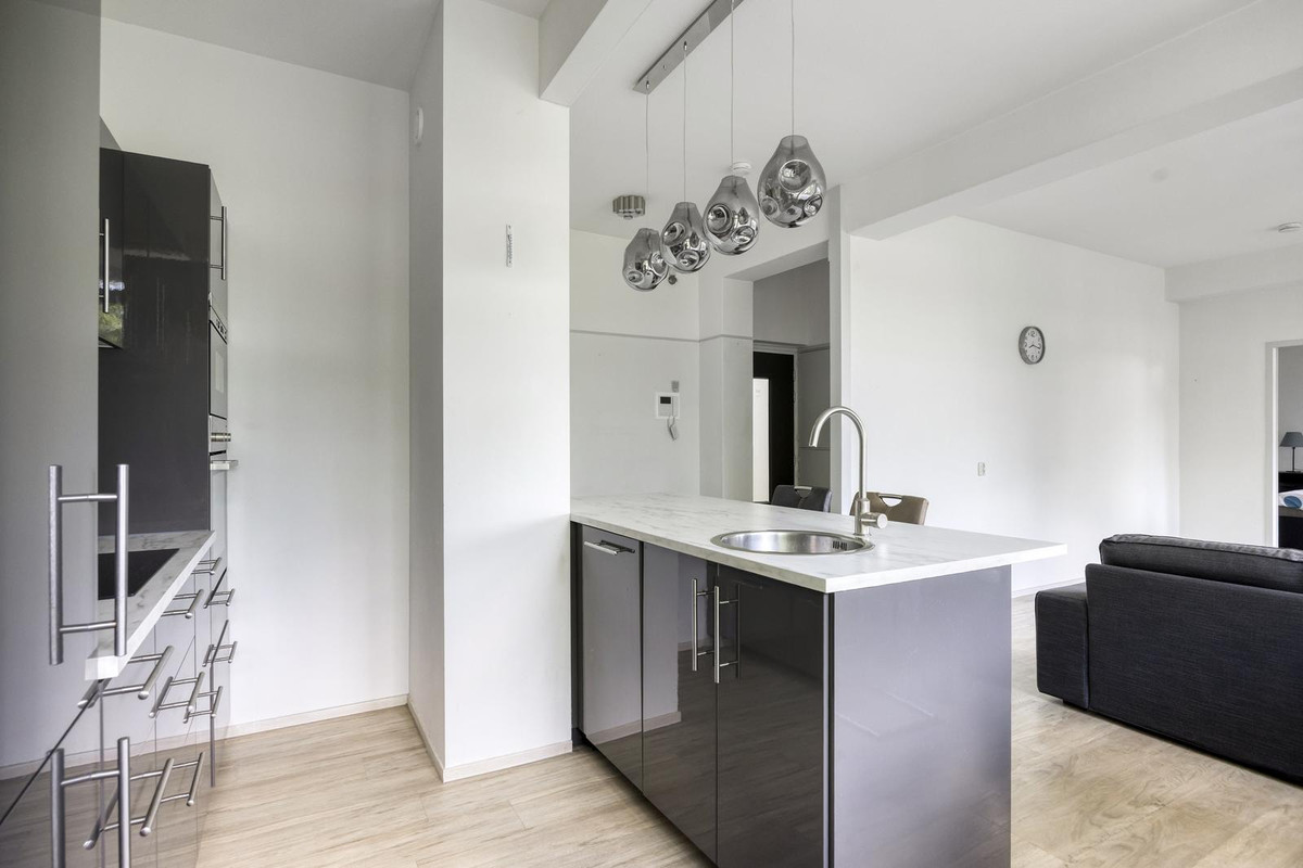 Appartement te koop: Adriaen van der Doeslaan 243, Rotterdam
