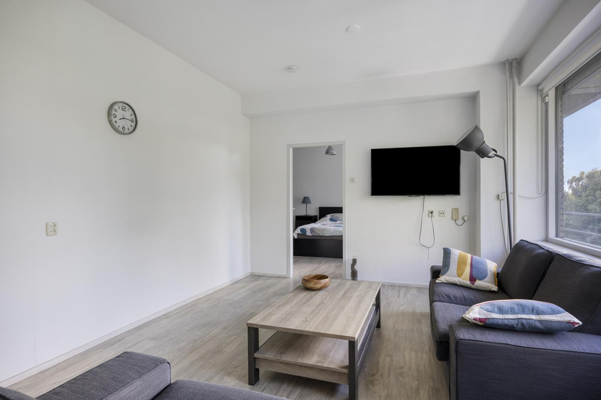 Appartement te koop: Adriaen van der Doeslaan 243, Rotterdam