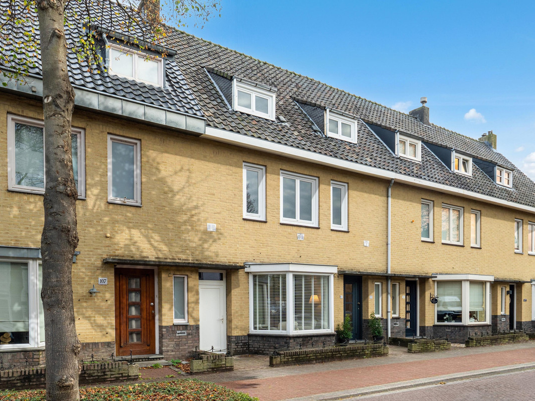 Tussenwoning te koop: Rijksweg Zuid 107A, Geleen