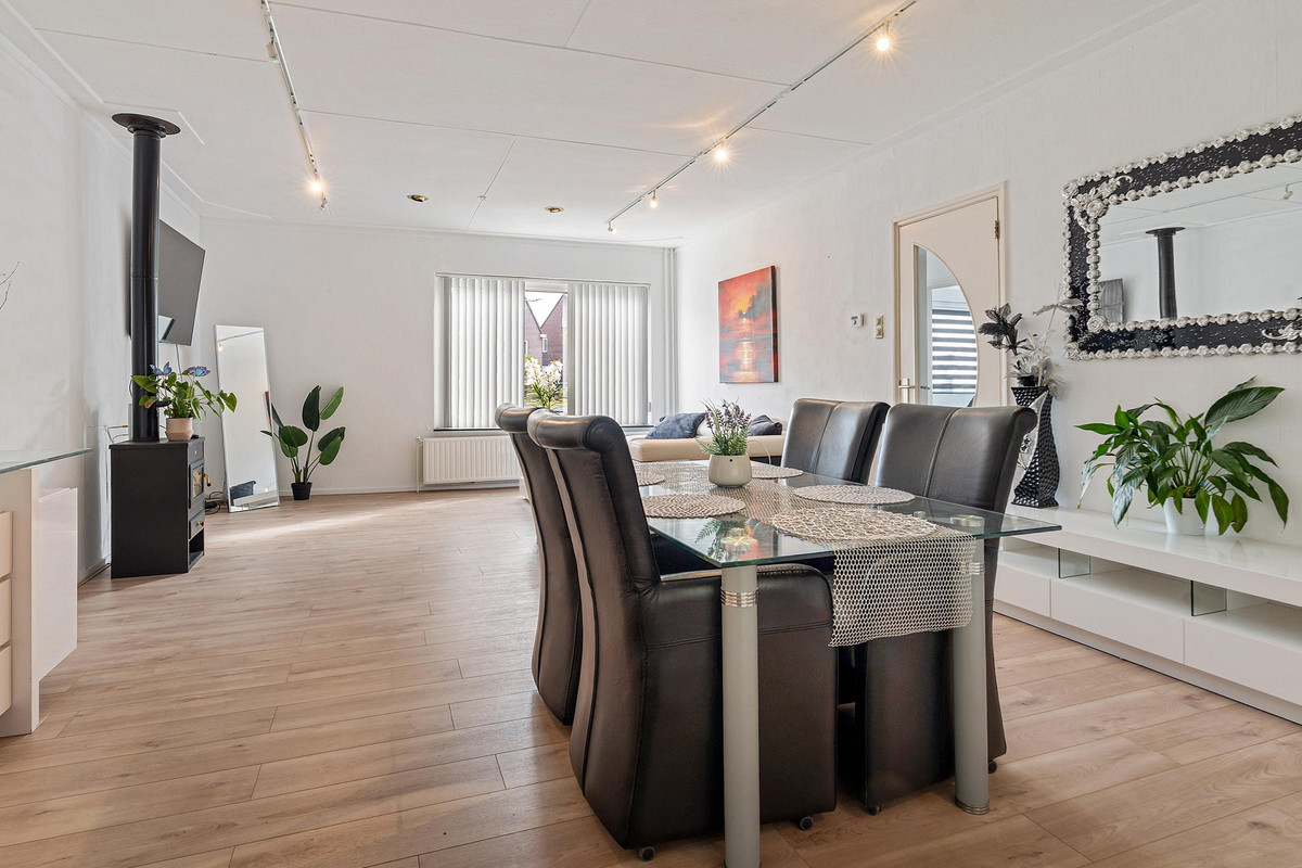 Hoekwoning te koop: Mgr.Nolensplein 20, Eygelshoven