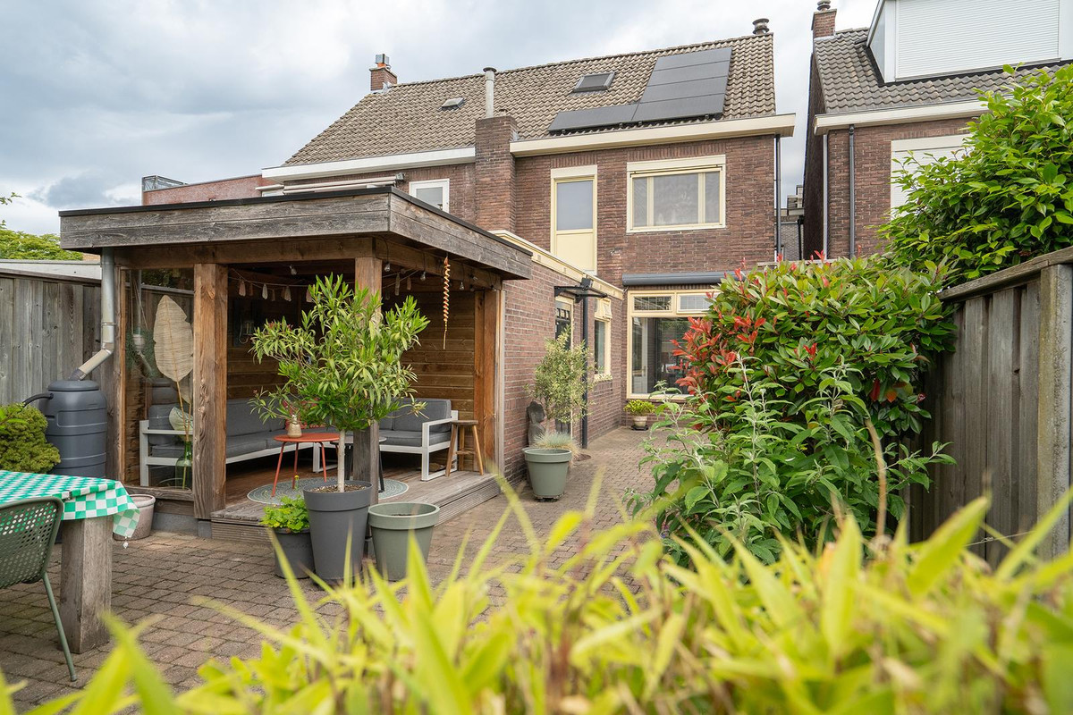 Twee-onder-één-kap te koop: Celebesstraat 50, Enschede