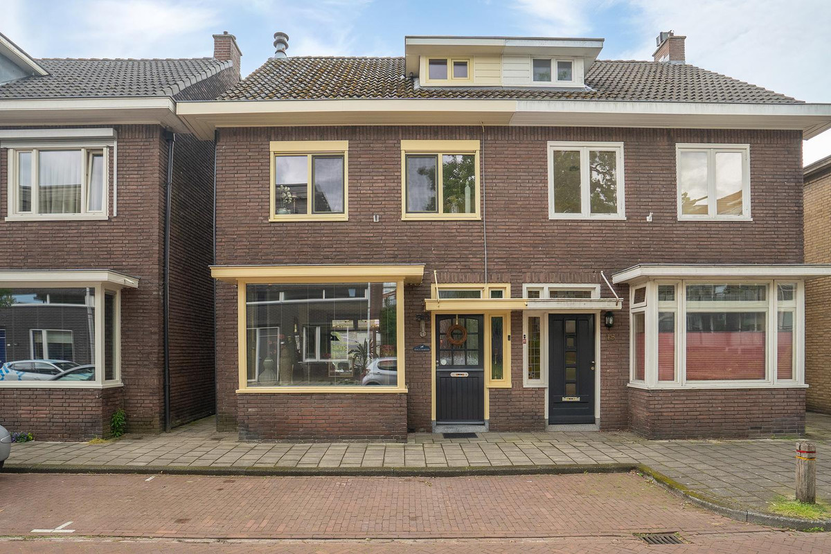 Twee-onder-één-kap te koop: Celebesstraat 50, Enschede